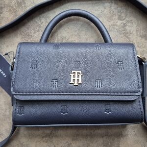 NWT Navy Tommy Hilfiger Purse